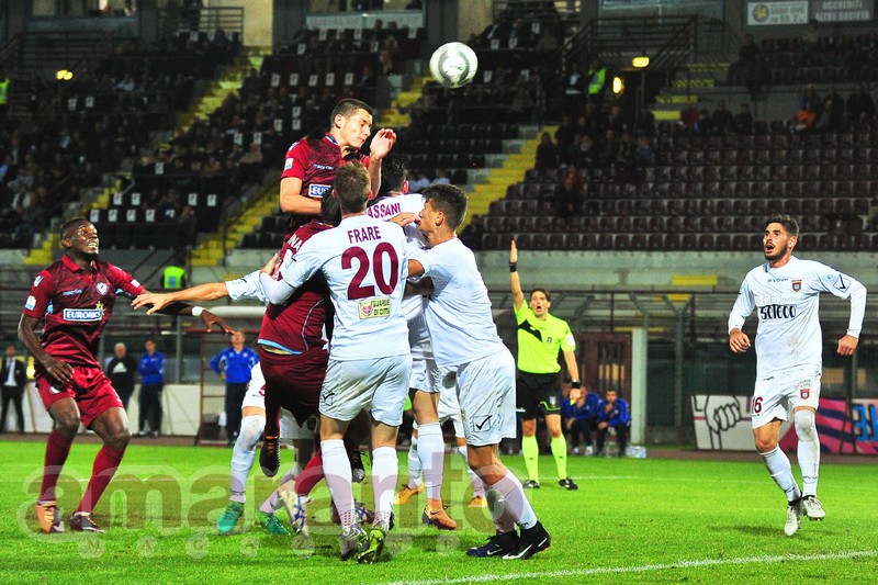 il gol di Varga in Arezzo-Pontedera 2-1